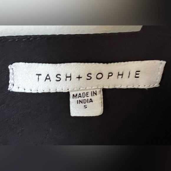 BEAUTIFUL BLUE COLOR BLOCK RUFFLE END DRESS - Picture 3 of 6